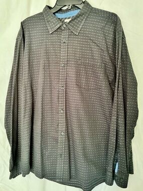 Men's Long-Sleeve Grey Button-Up Shirt with Subtle Dot Pattern